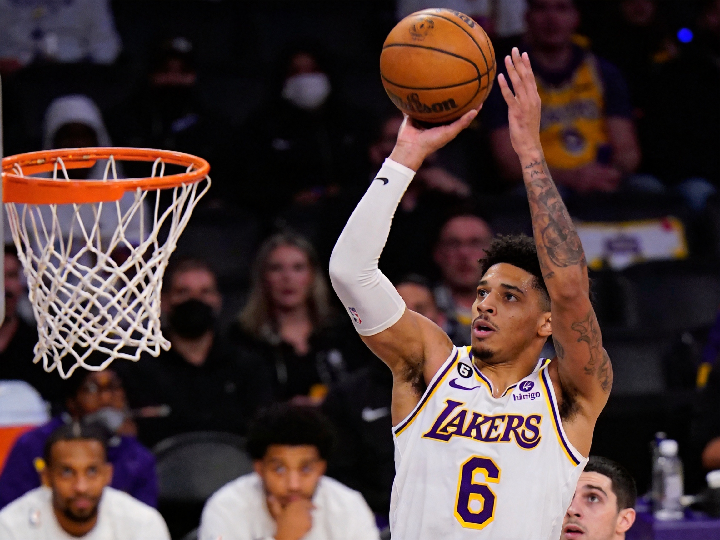 NBA湖人绝杀勇士